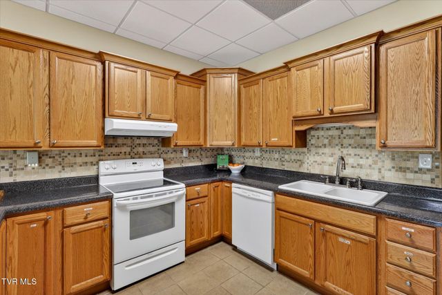 121 Sunnyfield Drive, Blountville, TN 37617