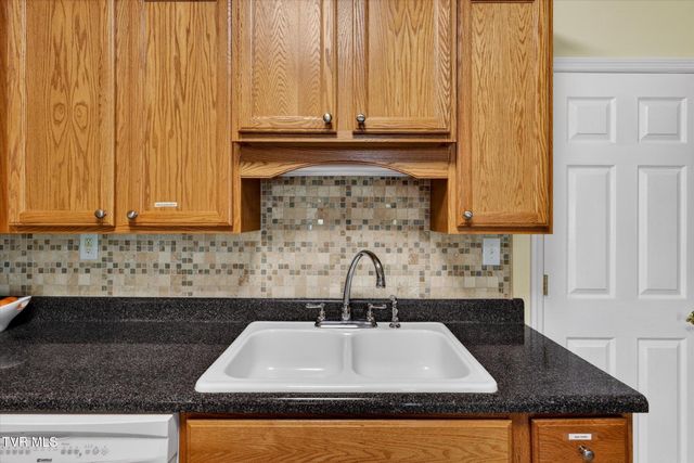 121 Sunnyfield Drive, Blountville, TN 37617