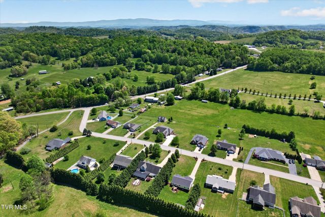 121 Sunnyfield Drive, Blountville, TN 37617