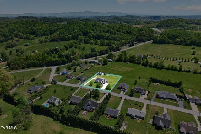 121 Sunnyfield Drive, Blountville, TN 37617