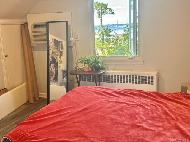 60 Gristmill Lane, Great Neck, NY 11023