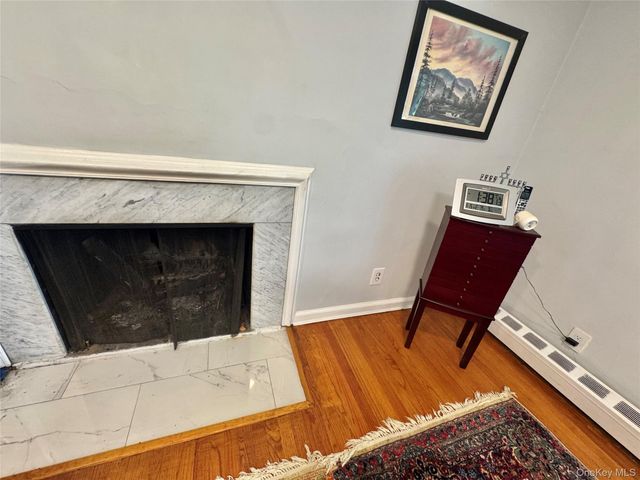 60 Gristmill Lane, Great Neck, NY 11023
