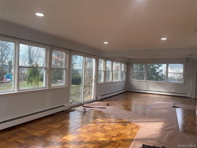 60 Gristmill Lane, Great Neck, NY 11023