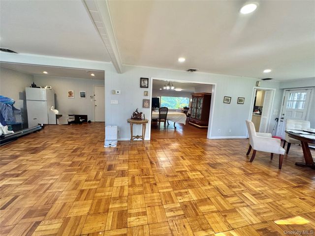 60 Gristmill Lane, Great Neck, NY 11023