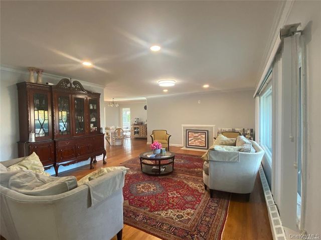 60 Gristmill Lane, Great Neck, NY 11023