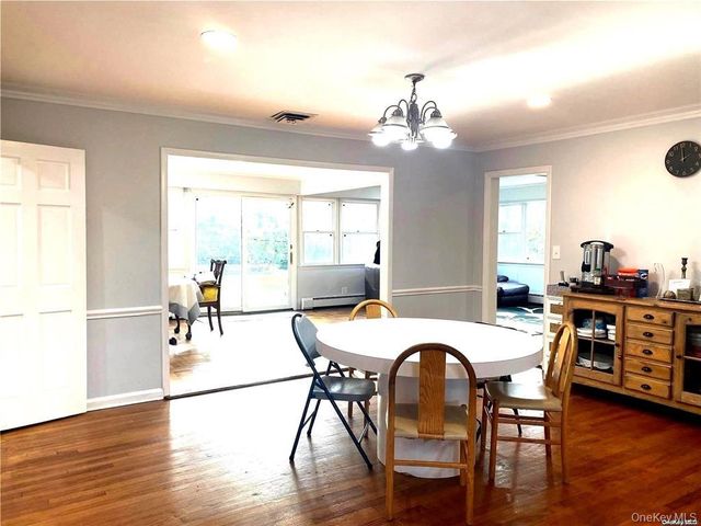 60 Gristmill Lane, Great Neck, NY 11023