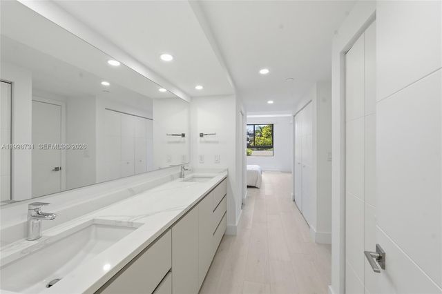 251 Crandon Blvd 202, Key Biscayne, FL 33149