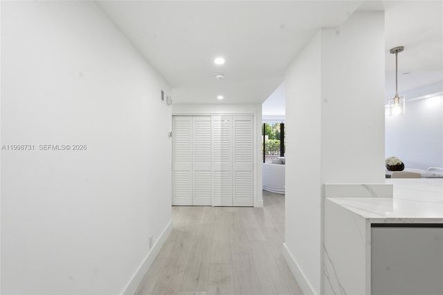 251 Crandon Blvd 202, Key Biscayne, FL 33149