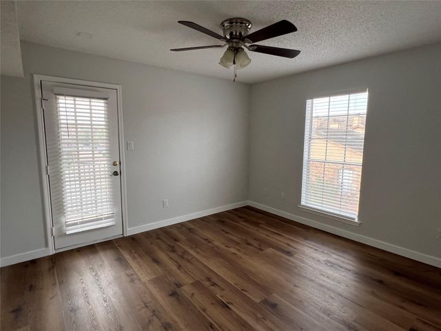 2121 Hepburn Street 1212, Houston, TX 77054