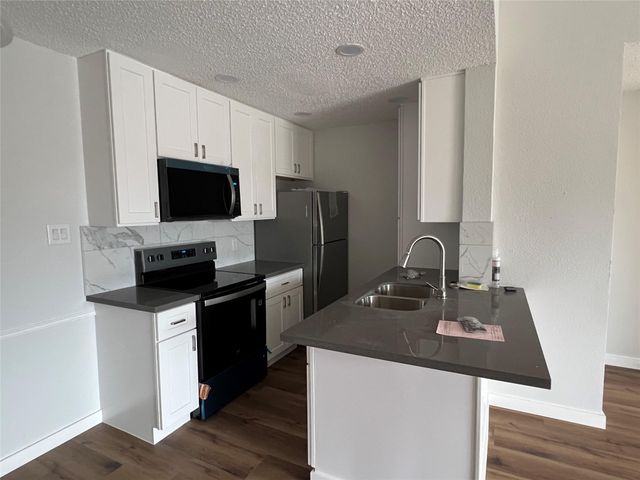 2121 Hepburn Street 1212, Houston, TX 77054