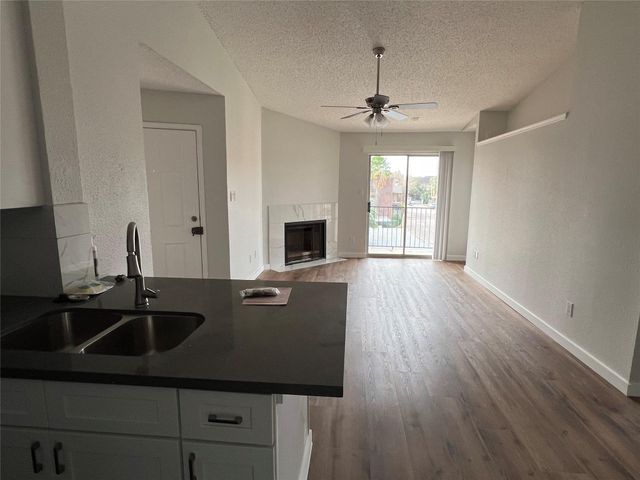 2121 Hepburn Street 1212, Houston, TX 77054