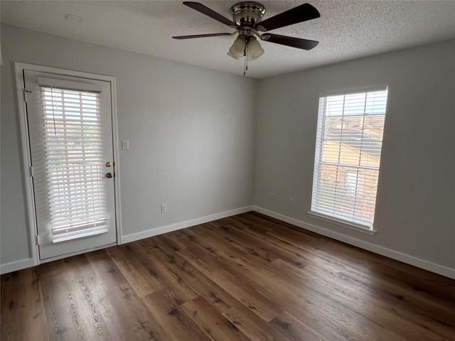 2121 Hepburn Street 1212, Houston, TX 77054