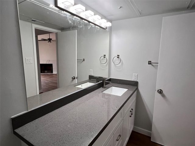 2121 Hepburn Street 1212, Houston, TX 77054