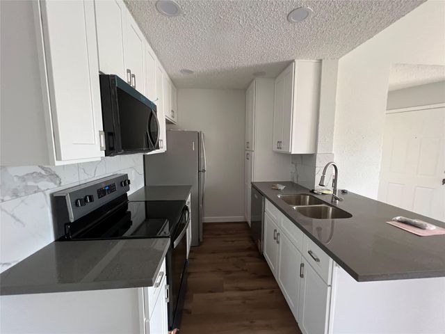 2121 Hepburn Street 1212, Houston, TX 77054