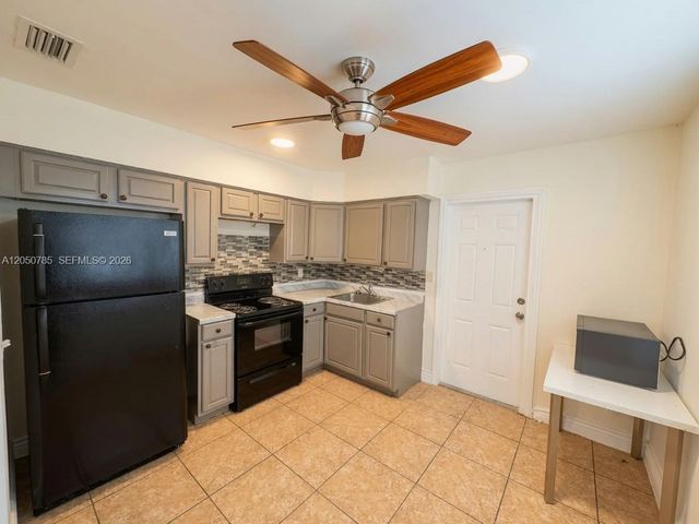 2633 NW 9th Ave 1-2, Wilton Manors, FL 33311
