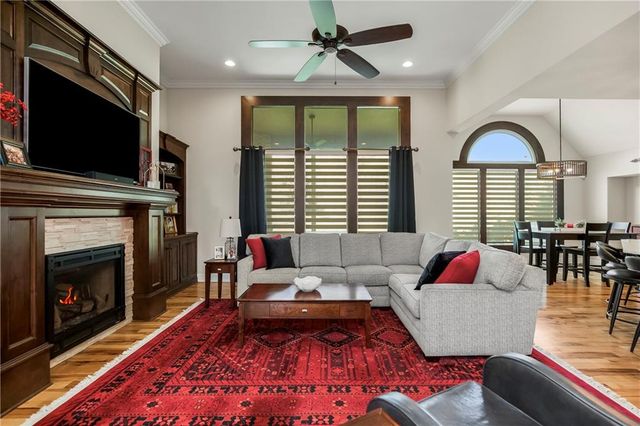 6110 NW 103rd Street, Kansas City, MO 64154