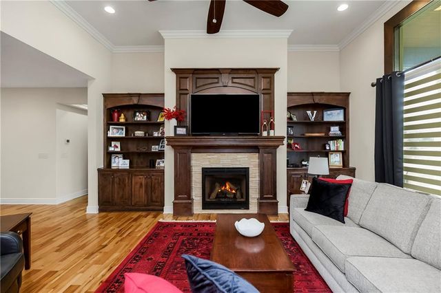 6110 NW 103rd Street, Kansas City, MO 64154