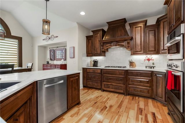 6110 NW 103rd Street, Kansas City, MO 64154