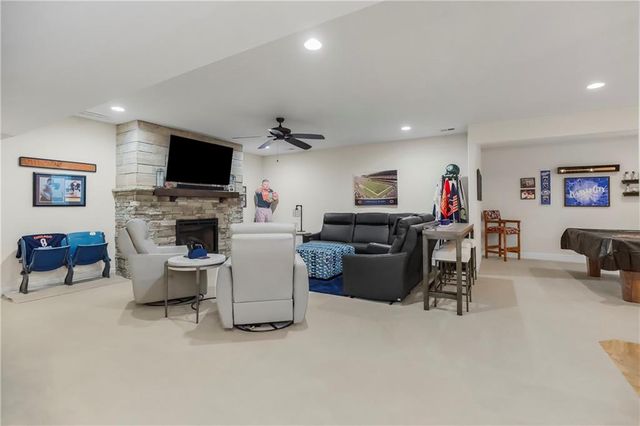 6110 NW 103rd Street, Kansas City, MO 64154