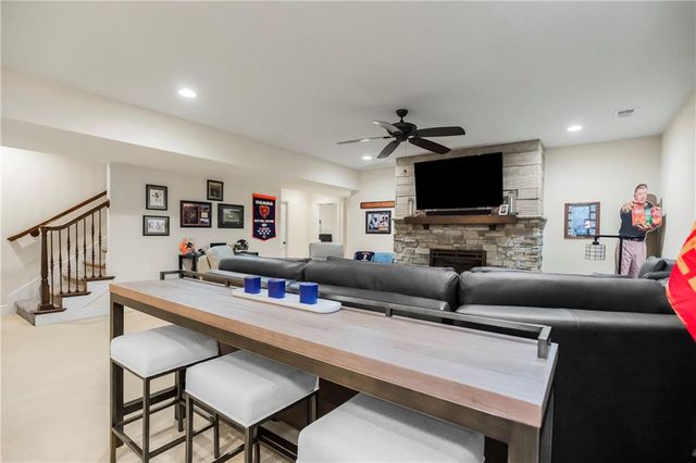 6110 NW 103rd Street, Kansas City, MO 64154