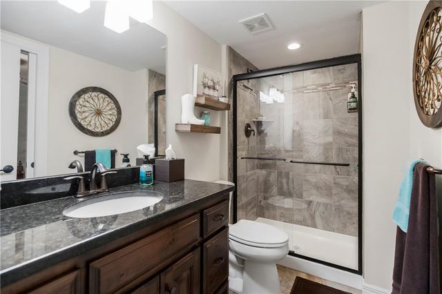 6110 NW 103rd Street, Kansas City, MO 64154