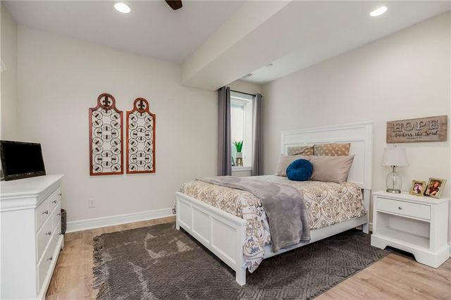 6110 NW 103rd Street, Kansas City, MO 64154