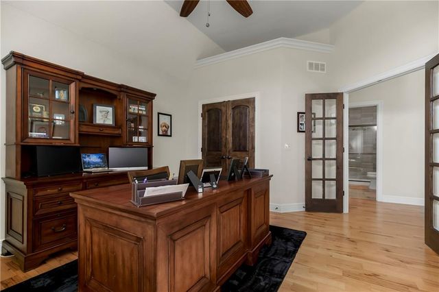 6110 NW 103rd Street, Kansas City, MO 64154