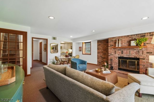 658 Ridgewood Rd 1, Maplewood Twp., NJ 07040