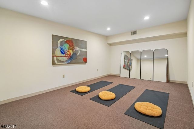 658 Ridgewood Rd 1, Maplewood Twp., NJ 07040