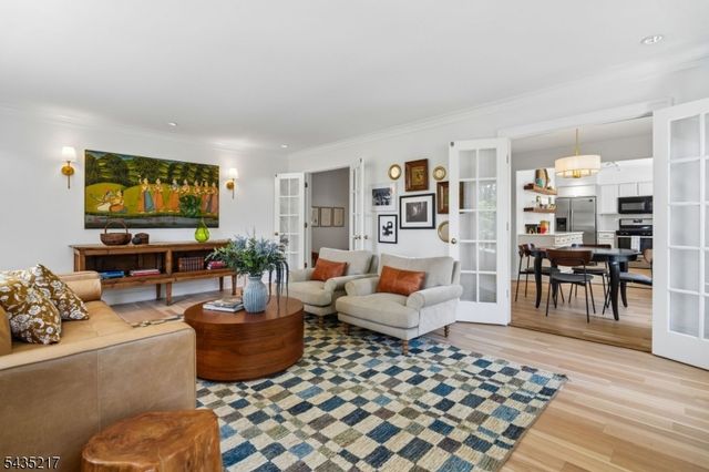 658 Ridgewood Rd 1, Maplewood Twp., NJ 07040