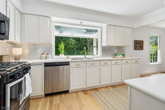 658 Ridgewood Rd 1, Maplewood Twp., NJ 07040