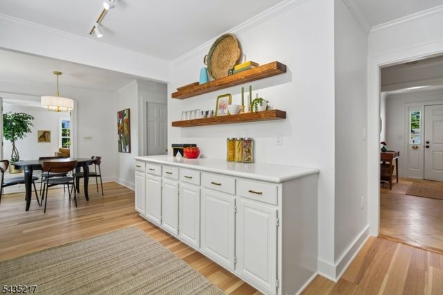 658 Ridgewood Rd 1, Maplewood Twp., NJ 07040