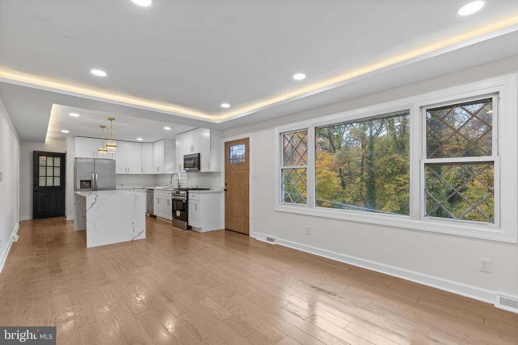Image 10 of property listing at 5434 DOGWOOD, Gwynn Oak, MD 21207