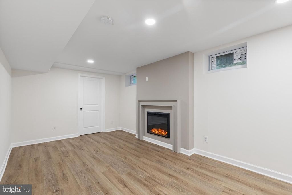 Image 26 of property listing at 5434 DOGWOOD, Gwynn Oak, MD 21207