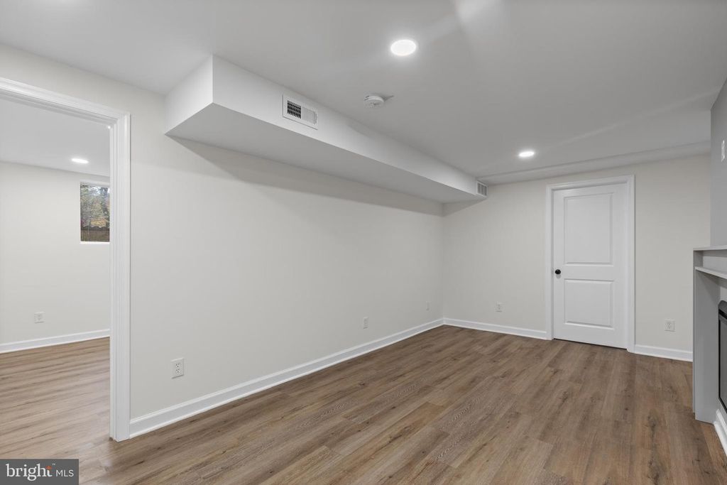 Image 27 of property listing at 5434 DOGWOOD, Gwynn Oak, MD 21207