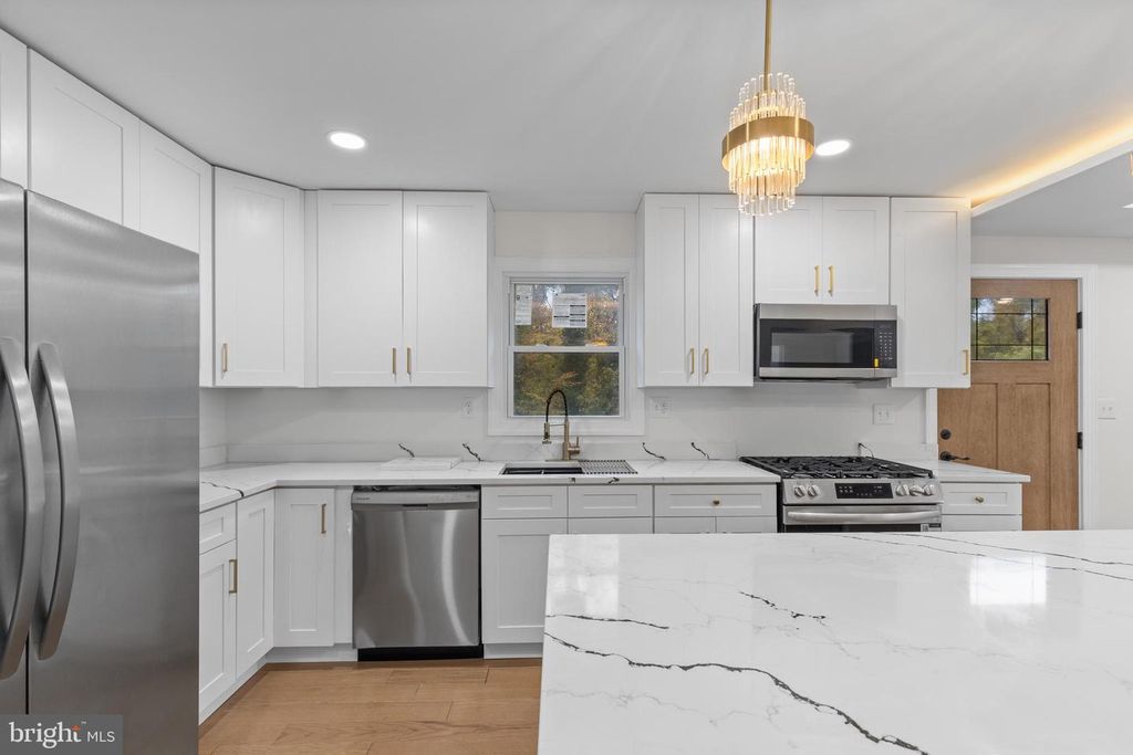 Image 4 of property listing at 5434 DOGWOOD, Gwynn Oak, MD 21207