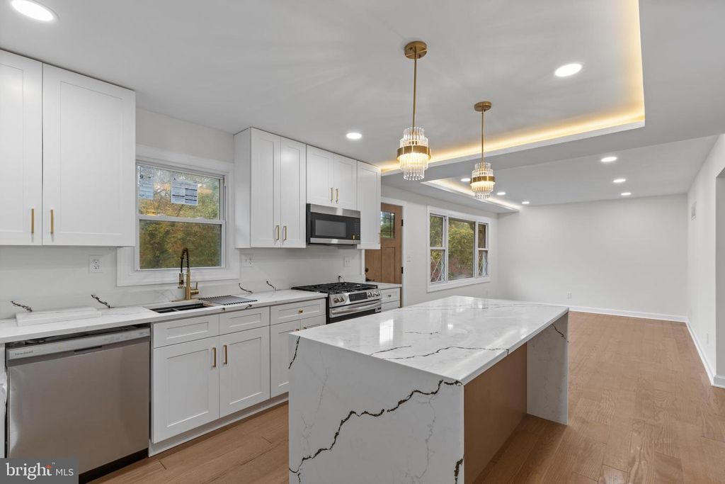 Image 5 of property listing at 5434 DOGWOOD, Gwynn Oak, MD 21207