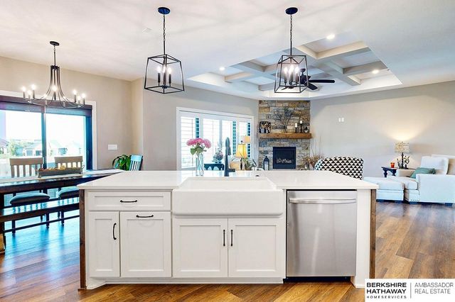 19016 Hazelnut Drive, Gretna, NE 68028