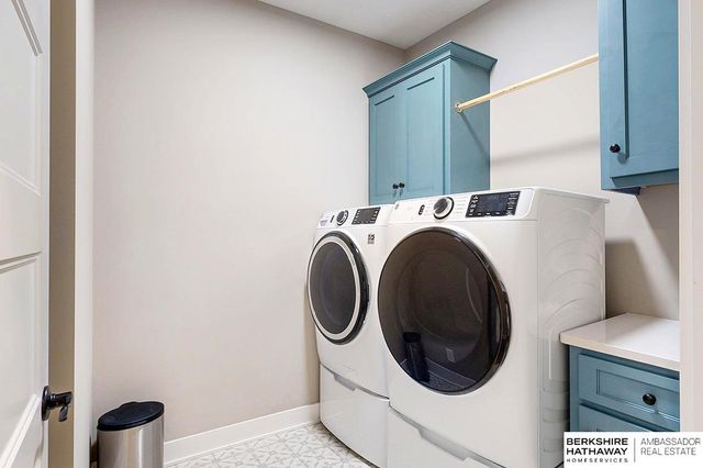 19016 Hazelnut Drive, Gretna, NE 68028