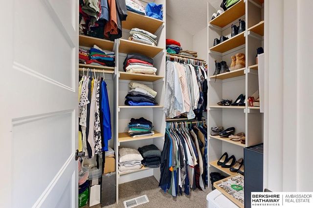 19016 Hazelnut Drive, Gretna, NE 68028