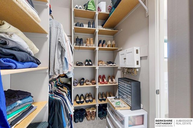 19016 Hazelnut Drive, Gretna, NE 68028