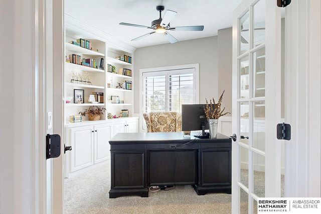 19016 Hazelnut Drive, Gretna, NE 68028