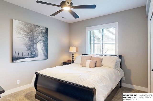 19016 Hazelnut Drive, Gretna, NE 68028