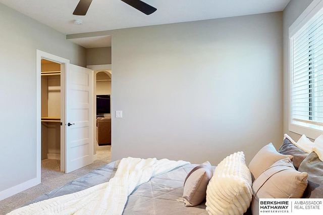 19016 Hazelnut Drive, Gretna, NE 68028