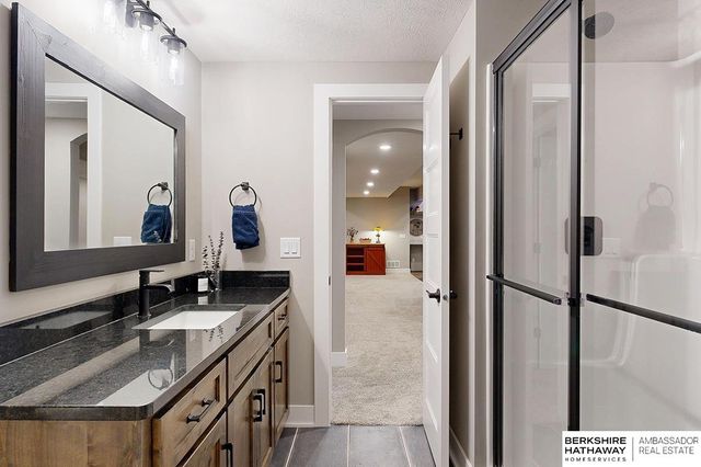 19016 Hazelnut Drive, Gretna, NE 68028