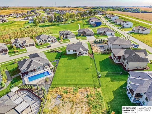 19016 Hazelnut Drive, Gretna, NE 68028