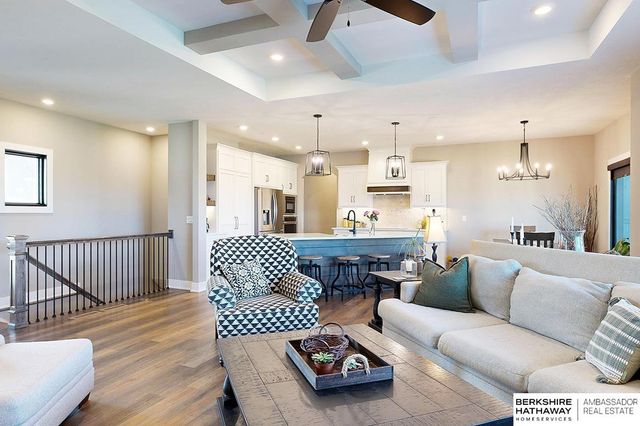 19016 Hazelnut Drive, Gretna, NE 68028