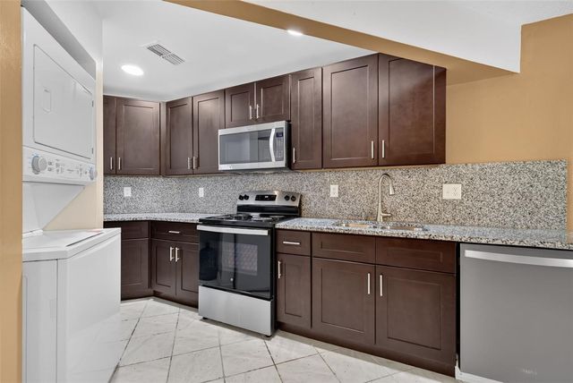 658 ROYALTY COURT, Kissimmee, FL 34758