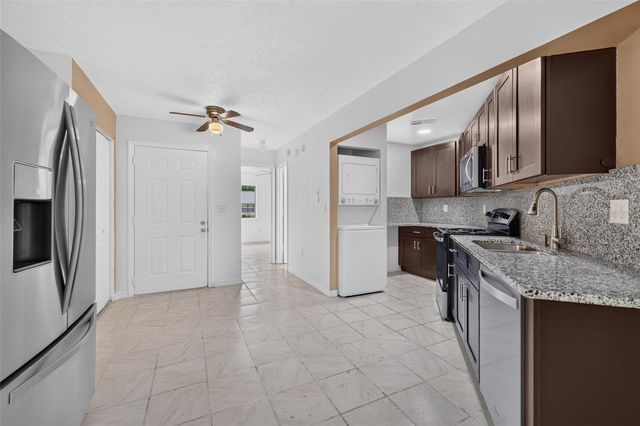 658 ROYALTY COURT, Kissimmee, FL 34758
