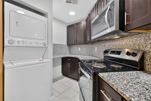 658 ROYALTY COURT, Kissimmee, FL 34758